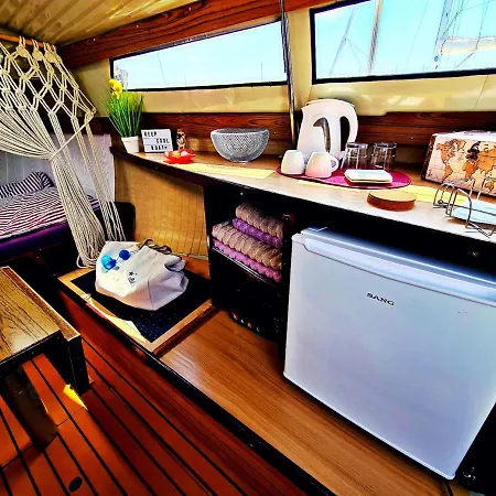 Boat Night Keep Cool ブルガス
